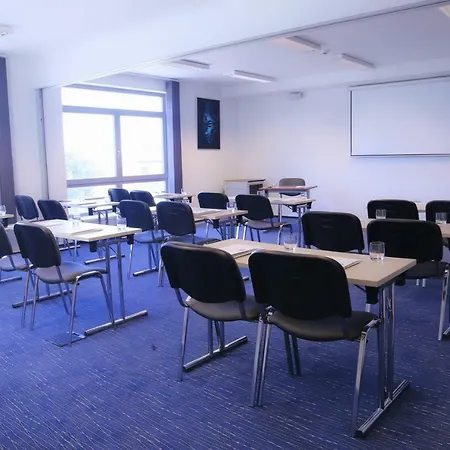 호텔 Academic & Congress Centre 4*