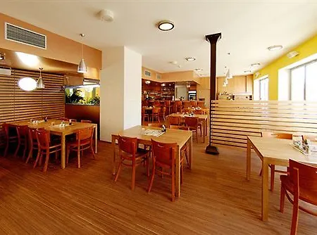 Hotel Academic & Congress Centre Roztoky